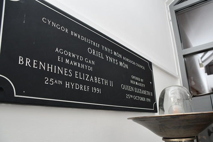 A plaque for HM Queen Elizabeth II